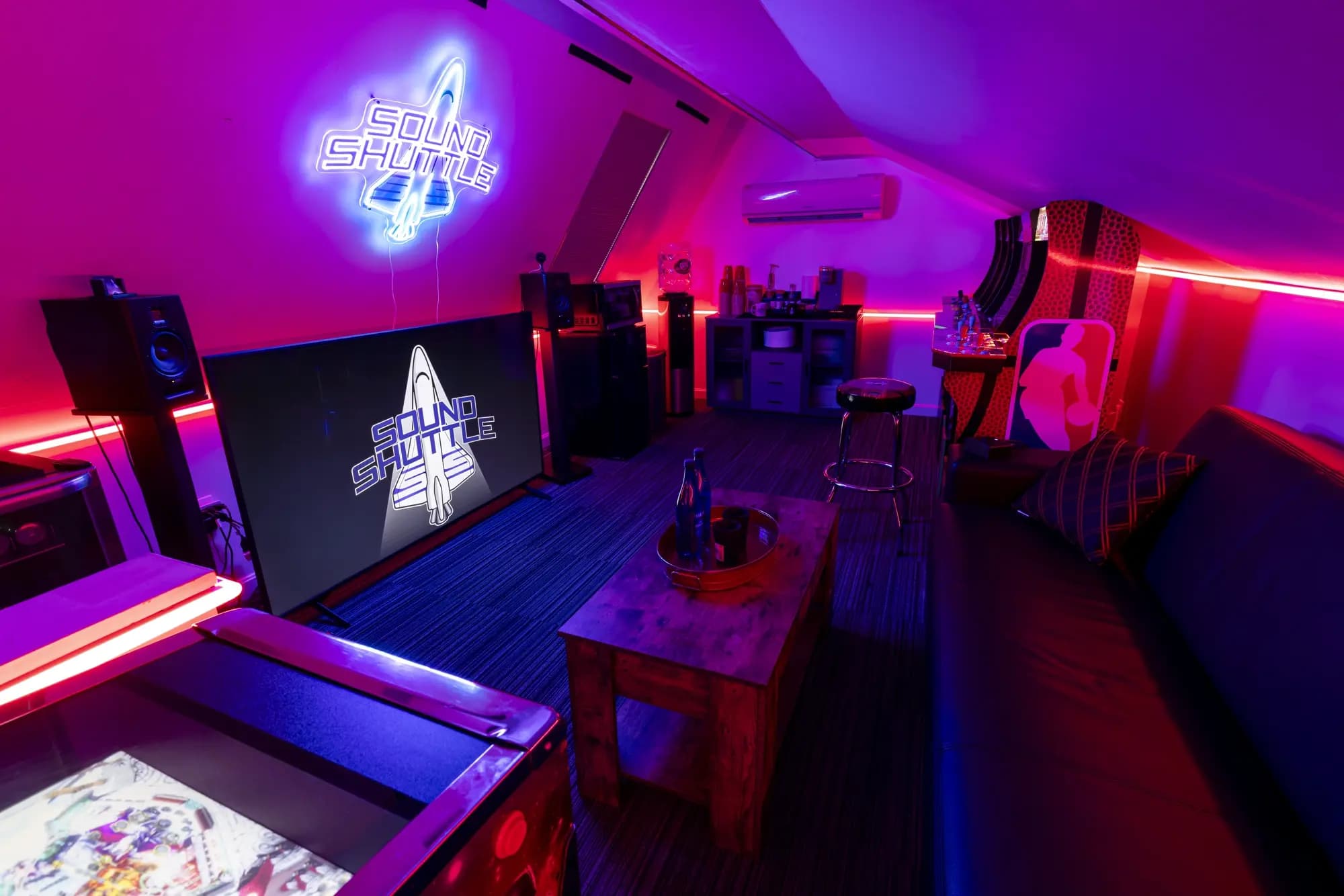 Comfortable Artist Lounge